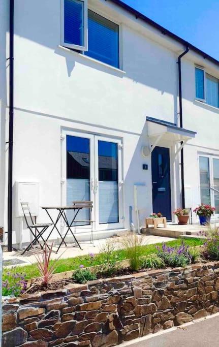 Modern Chic Summer Holiday Retreat. New Quay Exterior foto